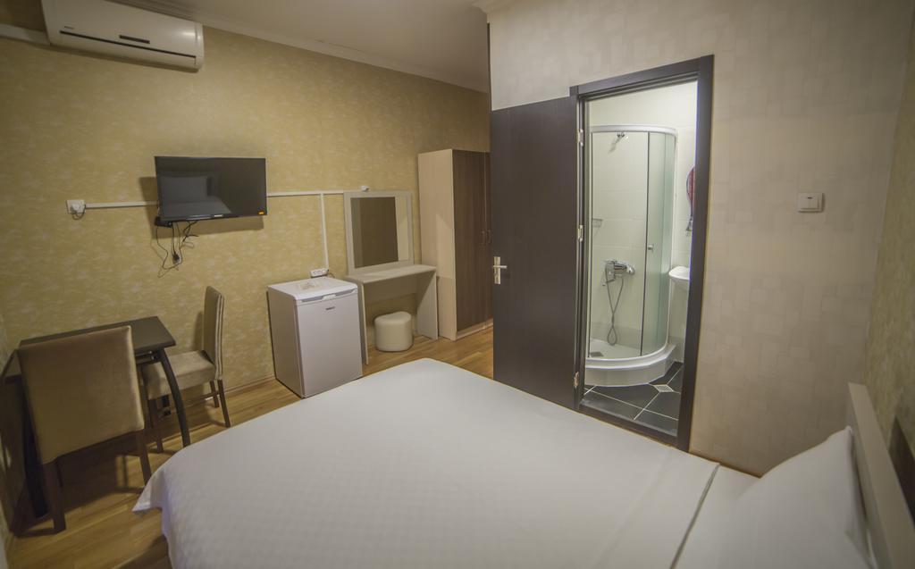 Hirmas Hotel Tbilisi Buitenkant foto