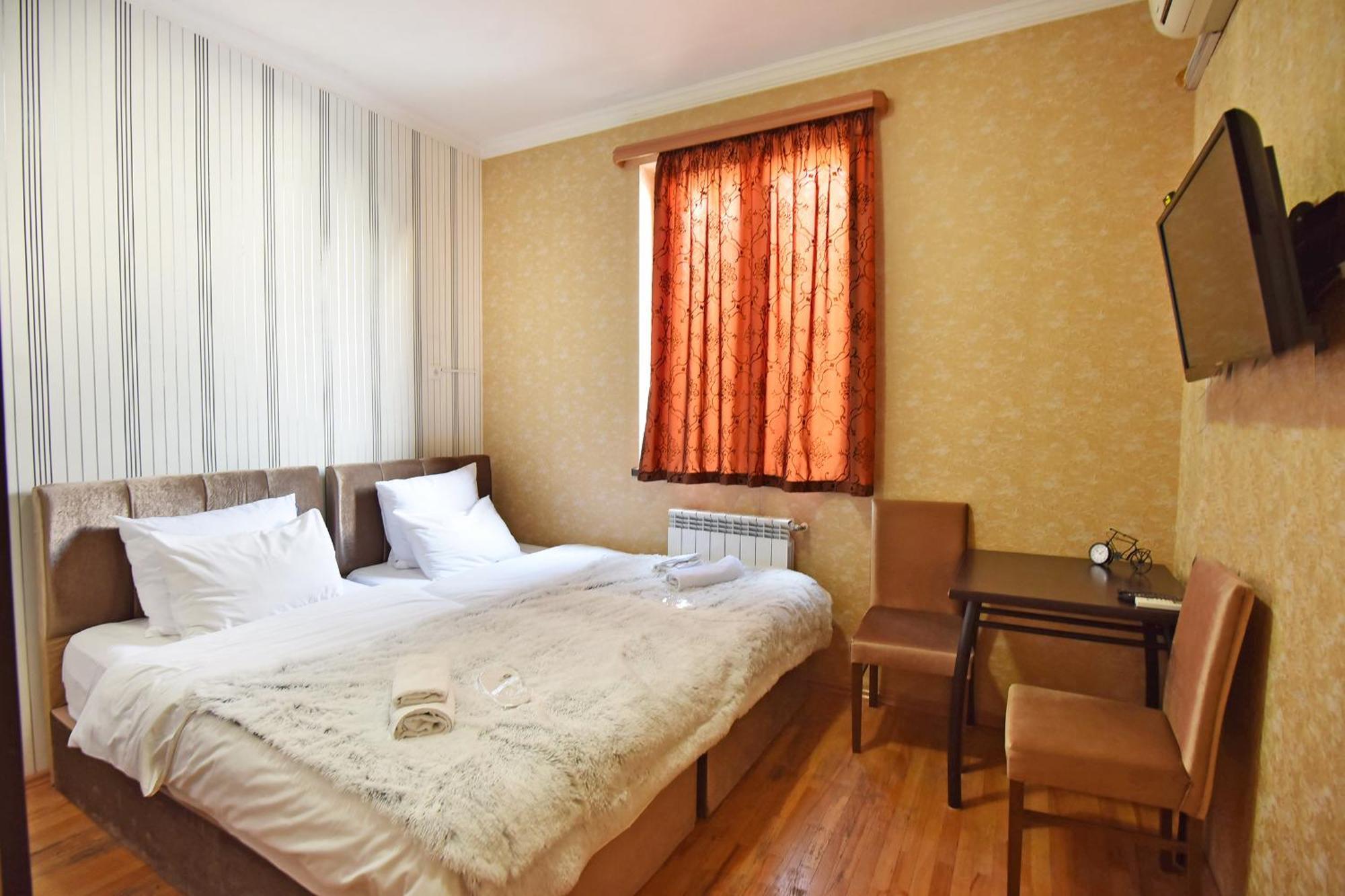 Hirmas Hotel Tbilisi Buitenkant foto
