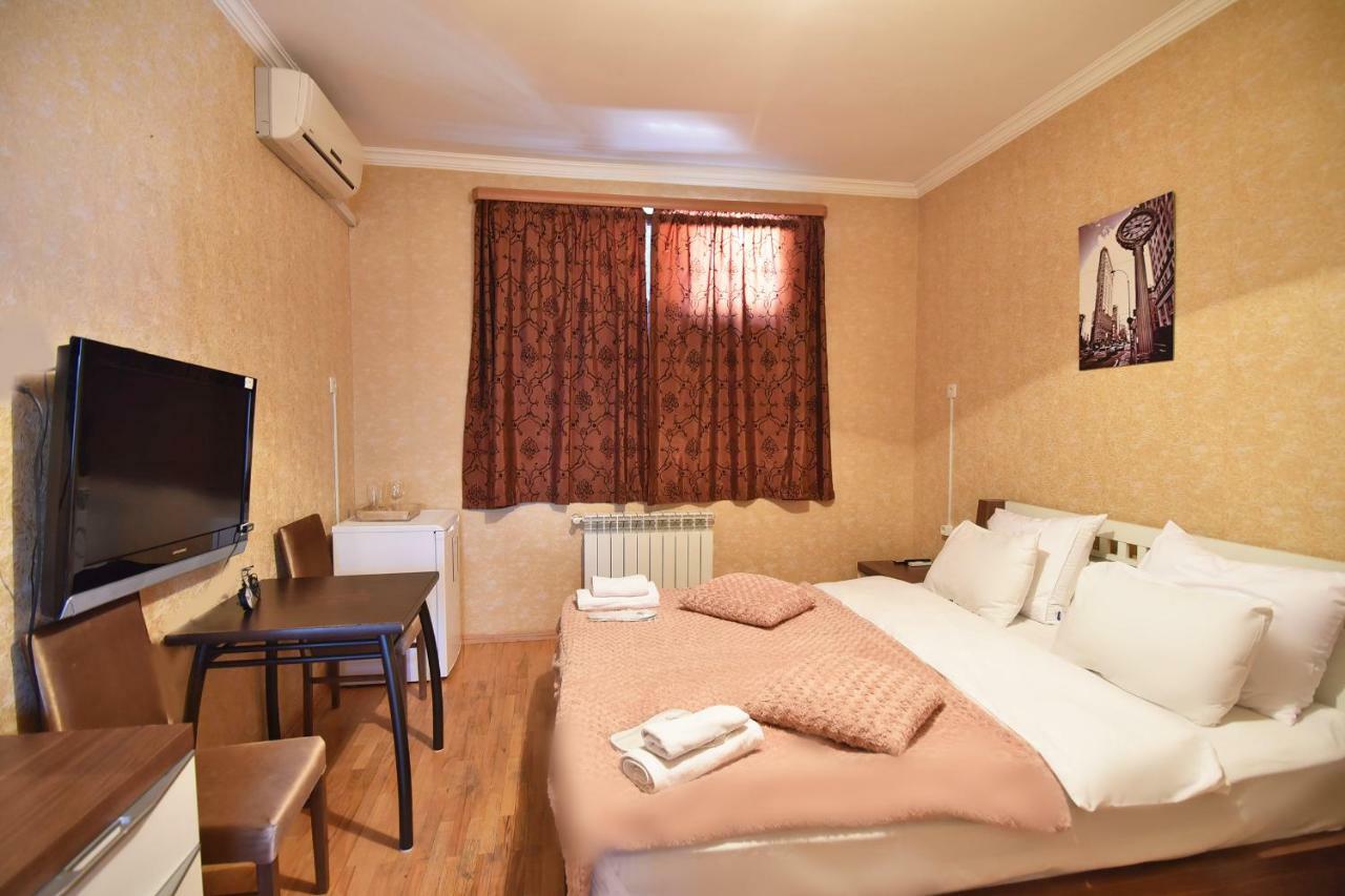 Hirmas Hotel Tbilisi Buitenkant foto