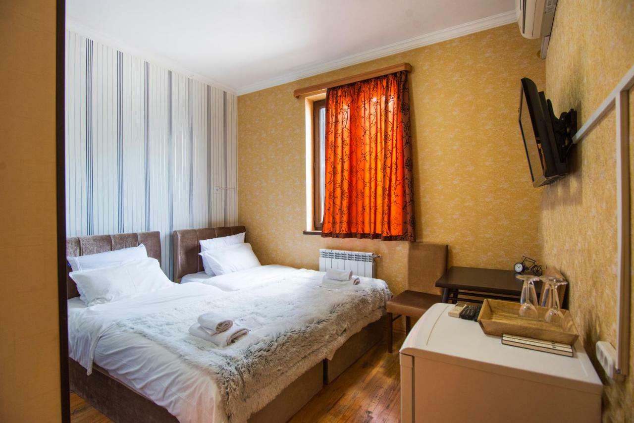 Hirmas Hotel Tbilisi Buitenkant foto