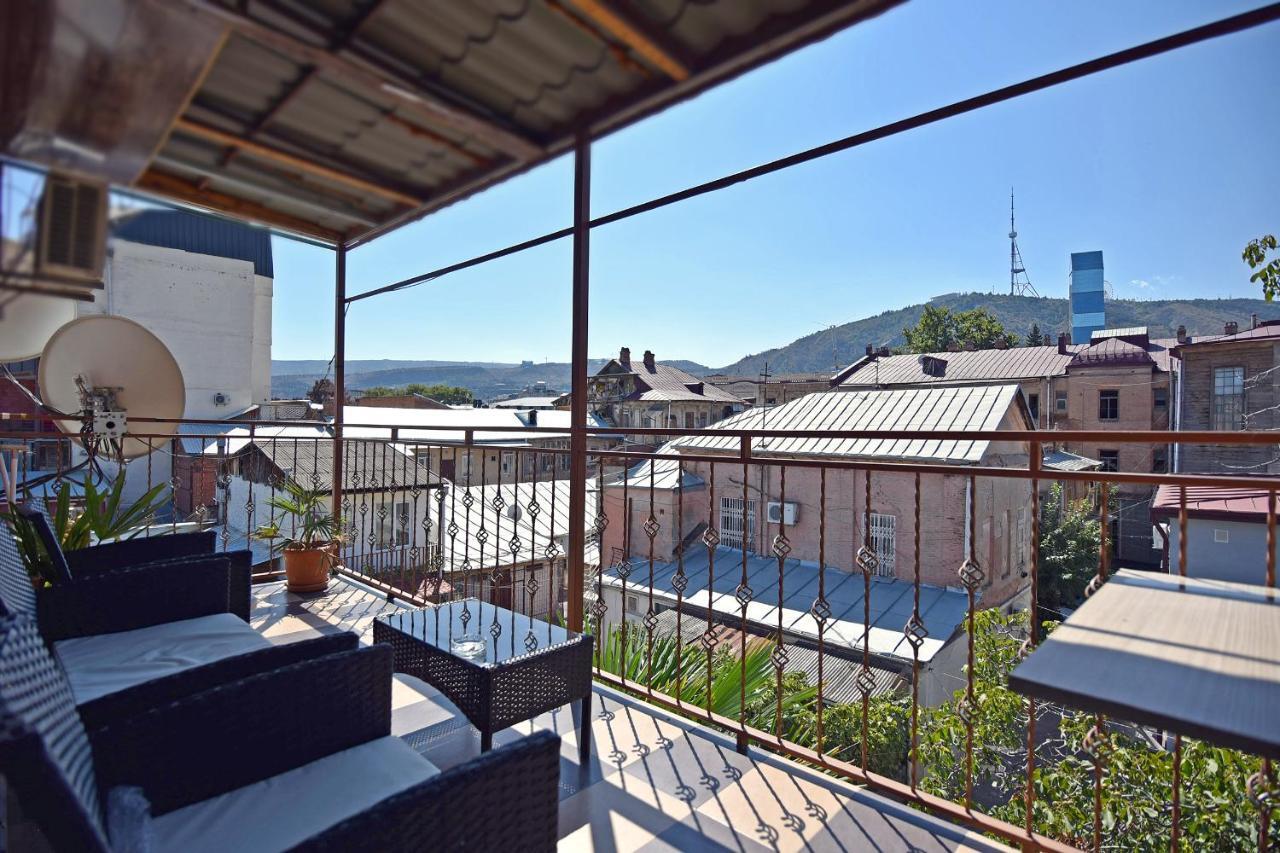 Hirmas Hotel Tbilisi Buitenkant foto