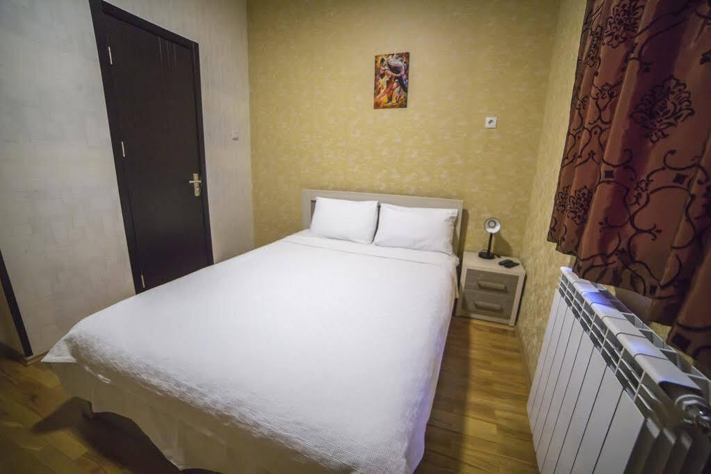 Hirmas Hotel Tbilisi Buitenkant foto